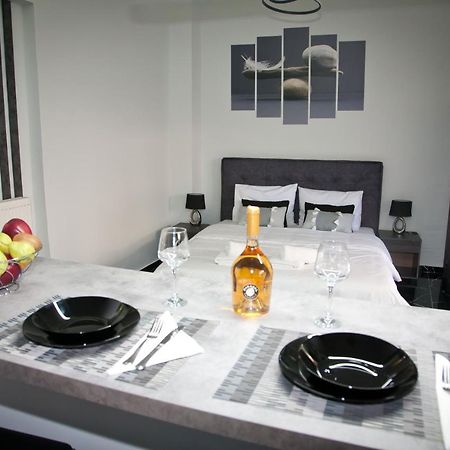 Chris Luxury Studio Ioannina Luaran gambar